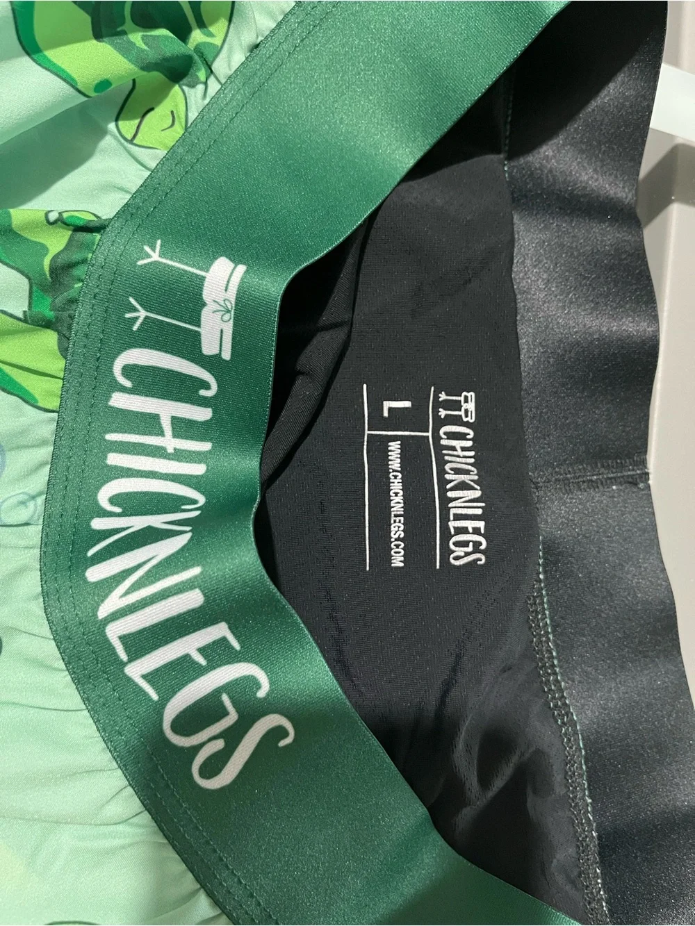 Chicknlegs Women's Sea Turtle Running Shorts Split 1.5 - Picture 3 of 5
